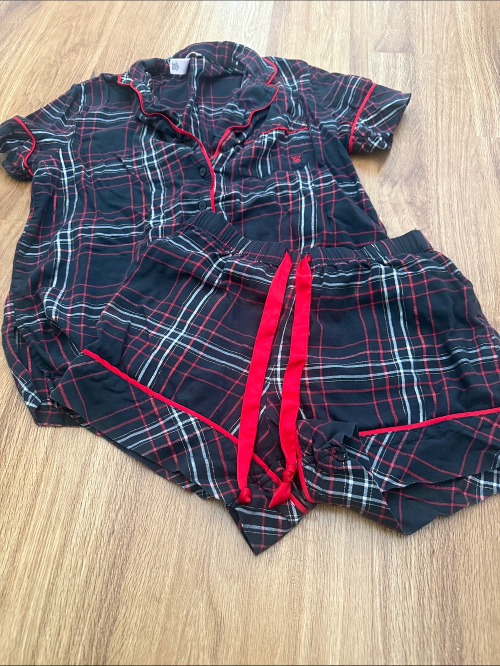 Victoria's Secret Plaid Short set Pajama Set Womens size XS loungewear shirt top
